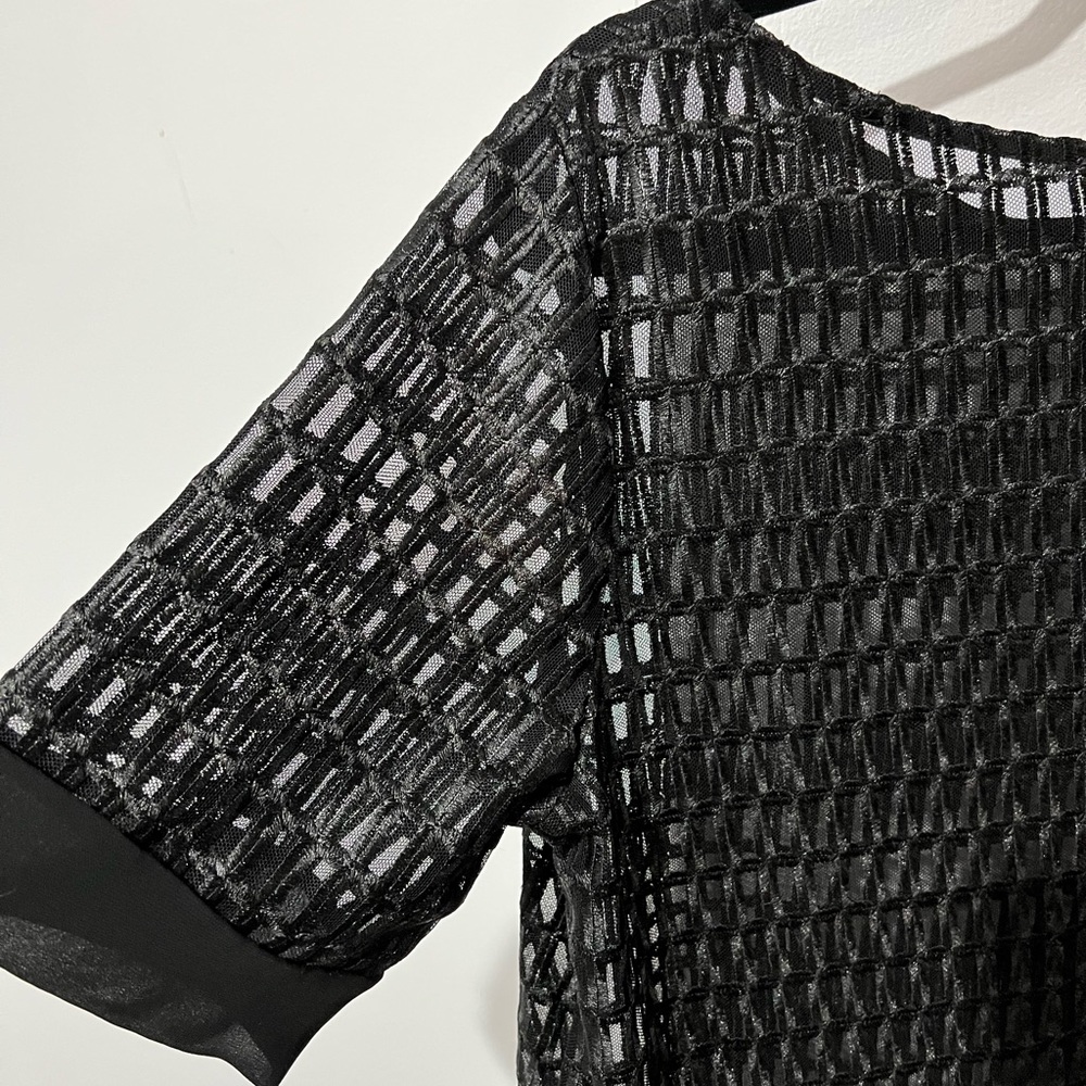 NWT Banana Republic Fancy black blouse with beautiful embroidery. Size M.